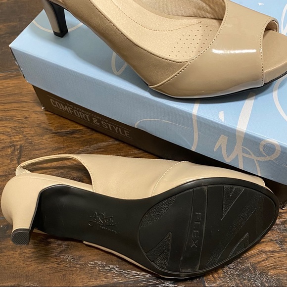 Nude soft comfy heels - Picture 6 of 7